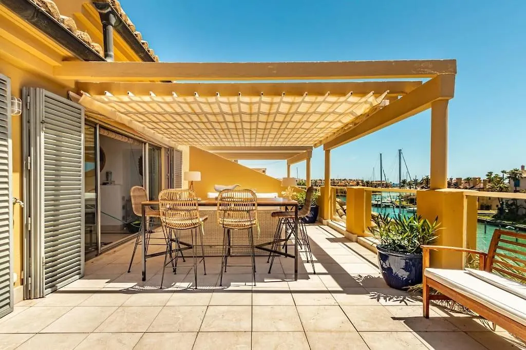 Apartment Beautiful Penthouse Overlooking Marina Channels Sotogrande