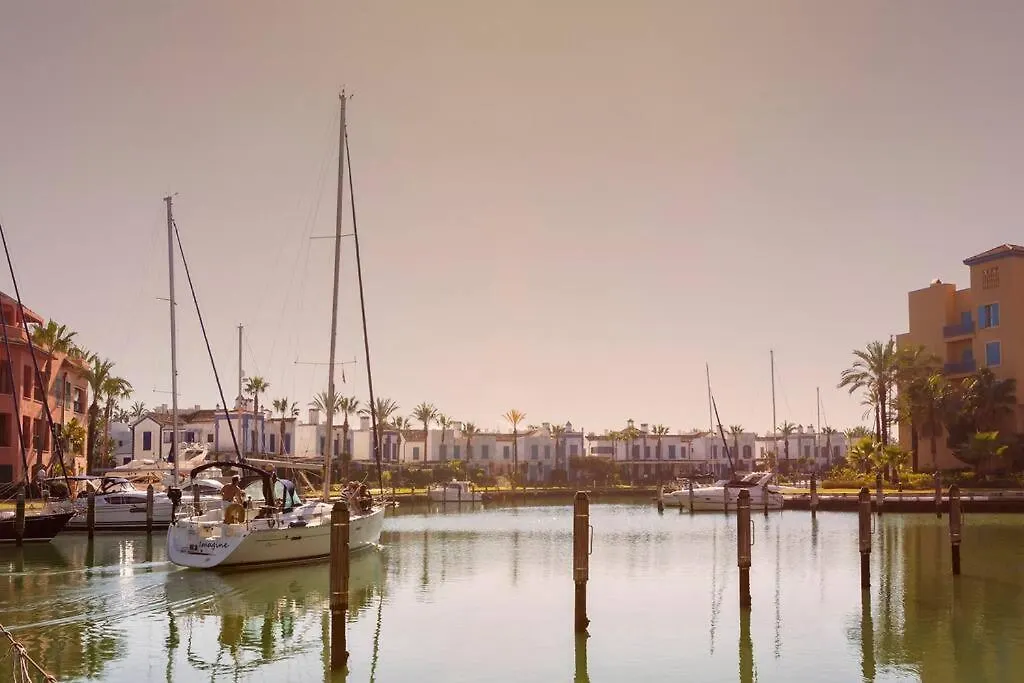 Beautiful Penthouse Overlooking Marina Channels Sotogrande 0*,