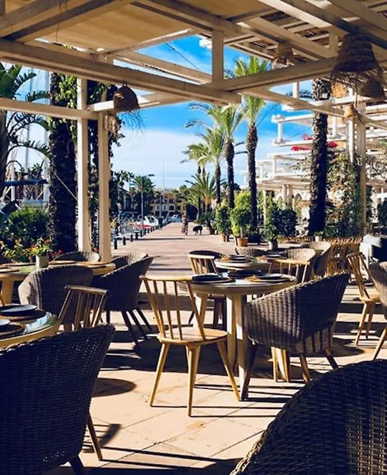 Beautiful Penthouse Overlooking Marina Channels Sotogrande 0*,