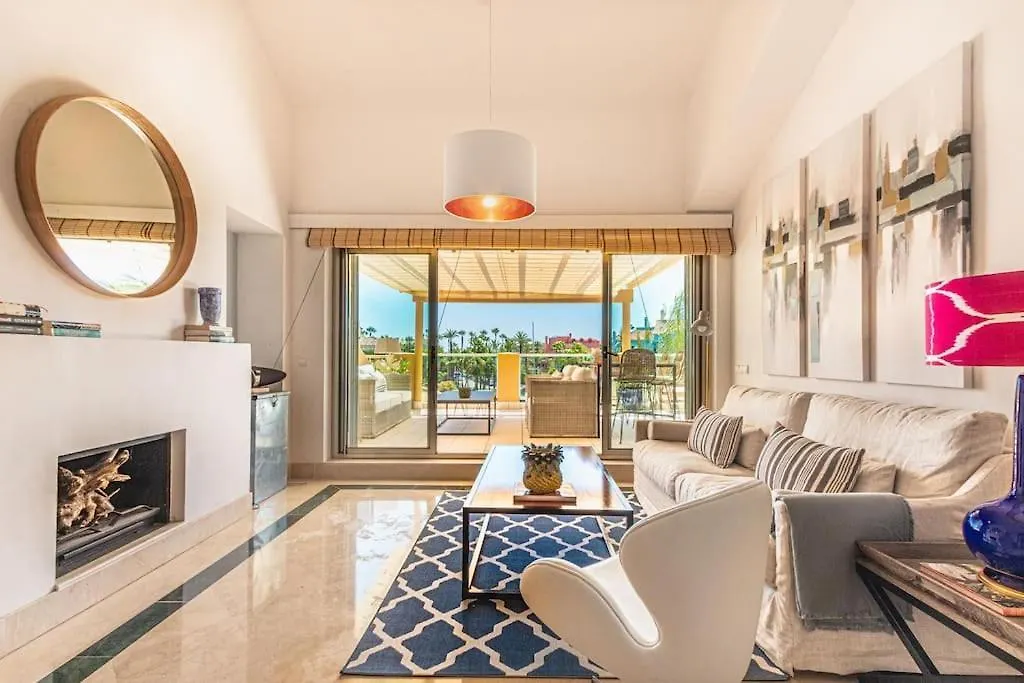 Beautiful Penthouse Overlooking Marina Channels Sotogrande